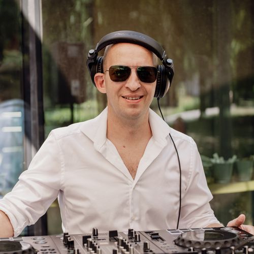 DJ szolgáltatás